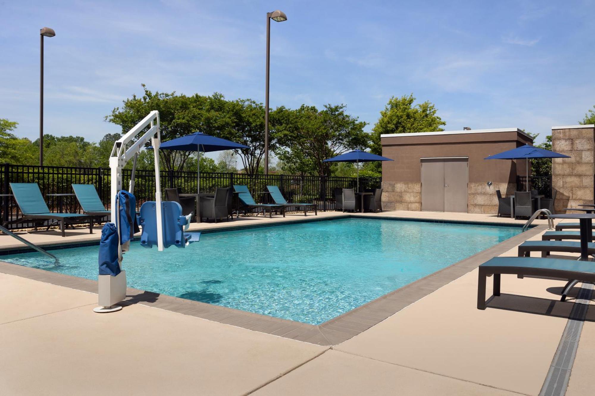 Hampton Inn & Suites Huntsville Research Park Area Buitenkant foto